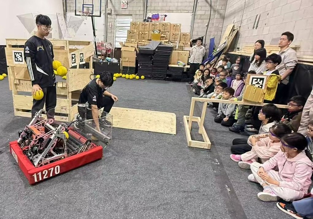 ommunity STEM demo event photo